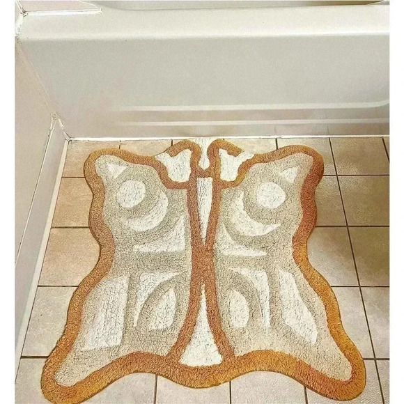 NWOT 26"x26" Butterfly Shaped Bath Rug Yellow
- Opalhouse designed with J… - Picture 3 of 5